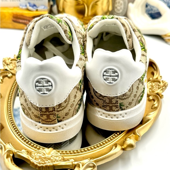 🆕 TORY BURCH 🧿 NWOT Howell Court T Monogram Floral-Embroidered Sneakers - Picture 8 of 16